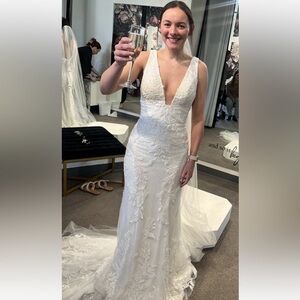 NWT Essense of Australia lace fit and flare wedding dress